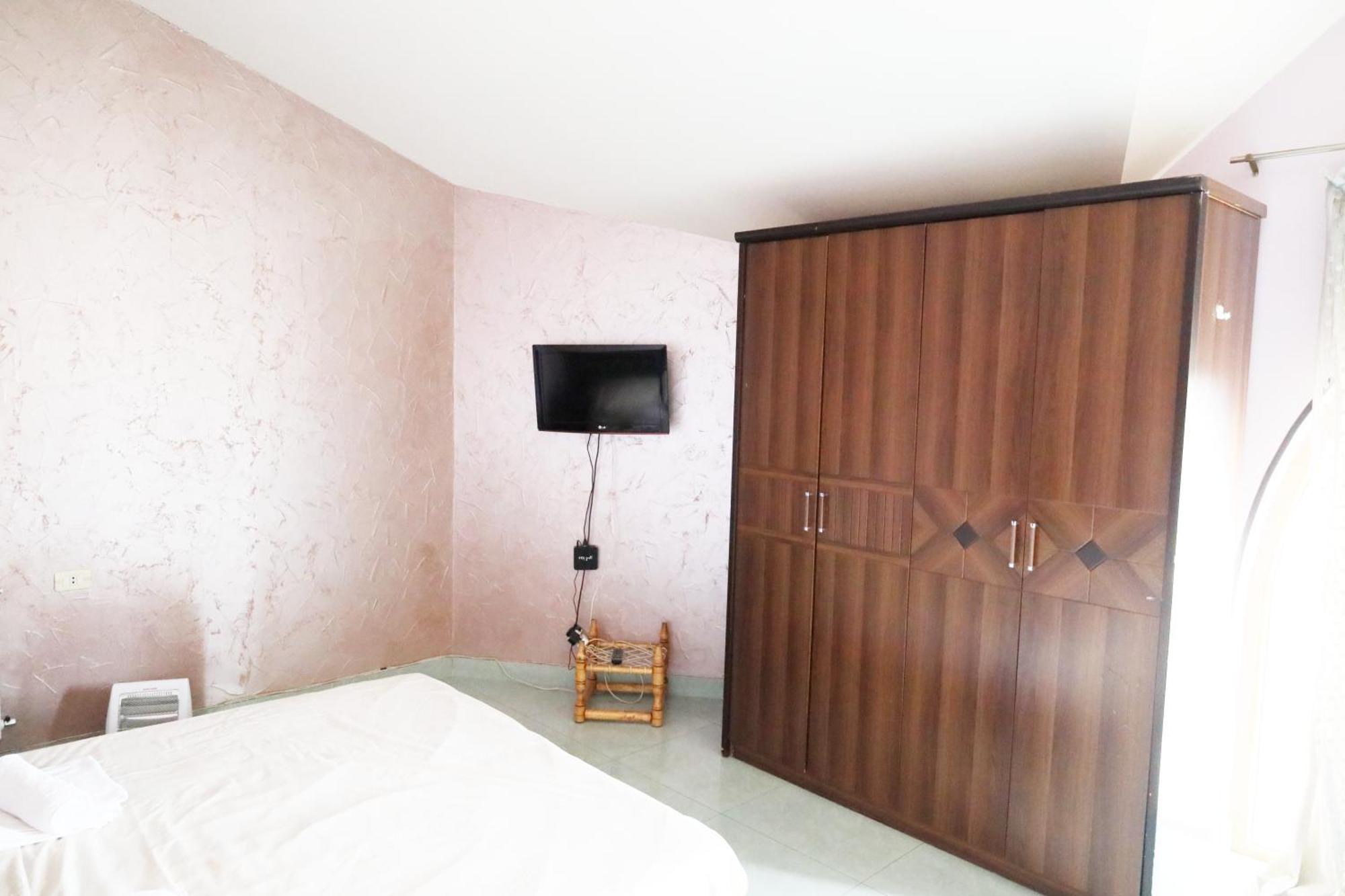 Art Hotel Erevan Esterno foto
